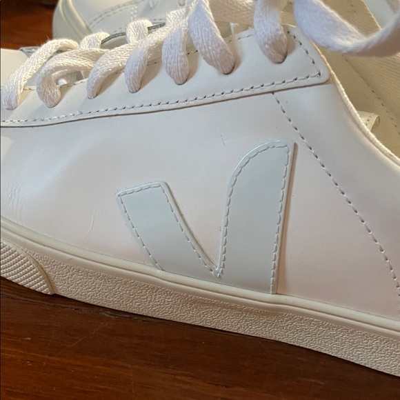 Veja Esplar White/Light Blue Low-Top Sneakers - Picture 6 of 6